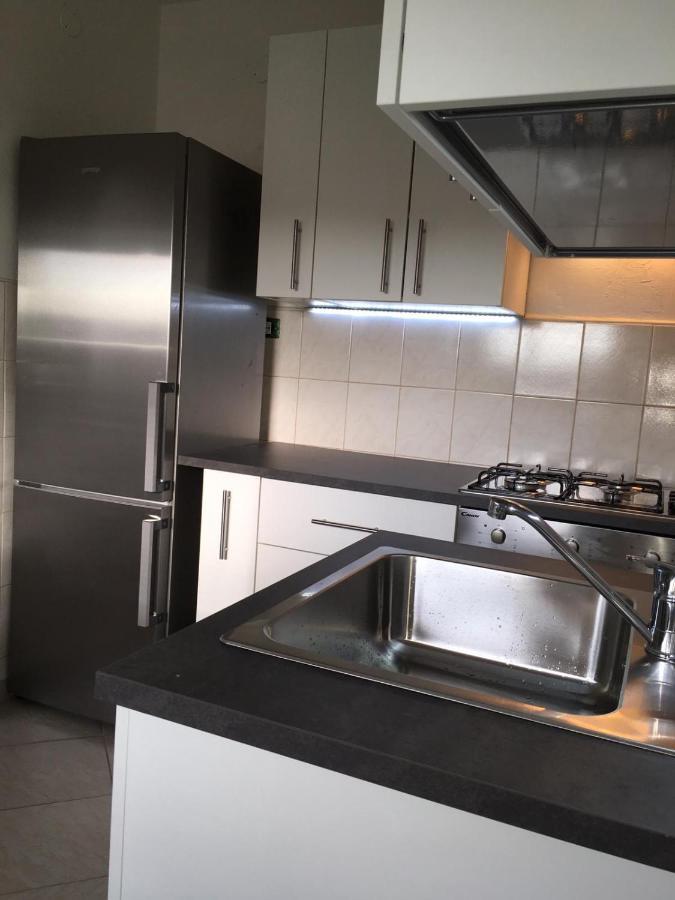 דירות לוסיה Apartma Mari מראה חיצוני תמונה