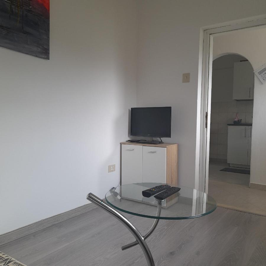 דירות לוסיה Apartma Mari מראה חיצוני תמונה