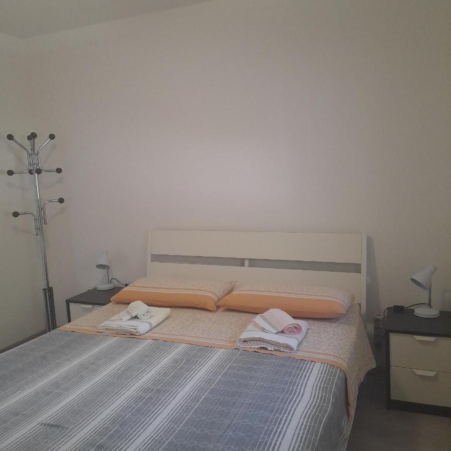 דירות לוסיה Apartma Mari מראה חיצוני תמונה