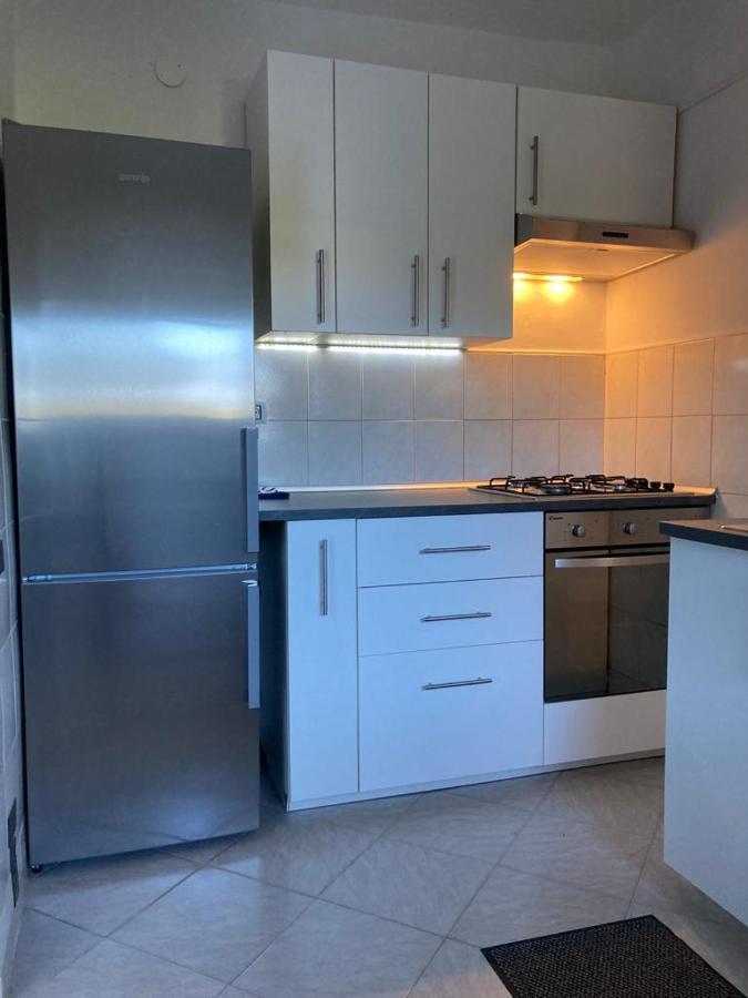 דירות לוסיה Apartma Mari מראה חיצוני תמונה