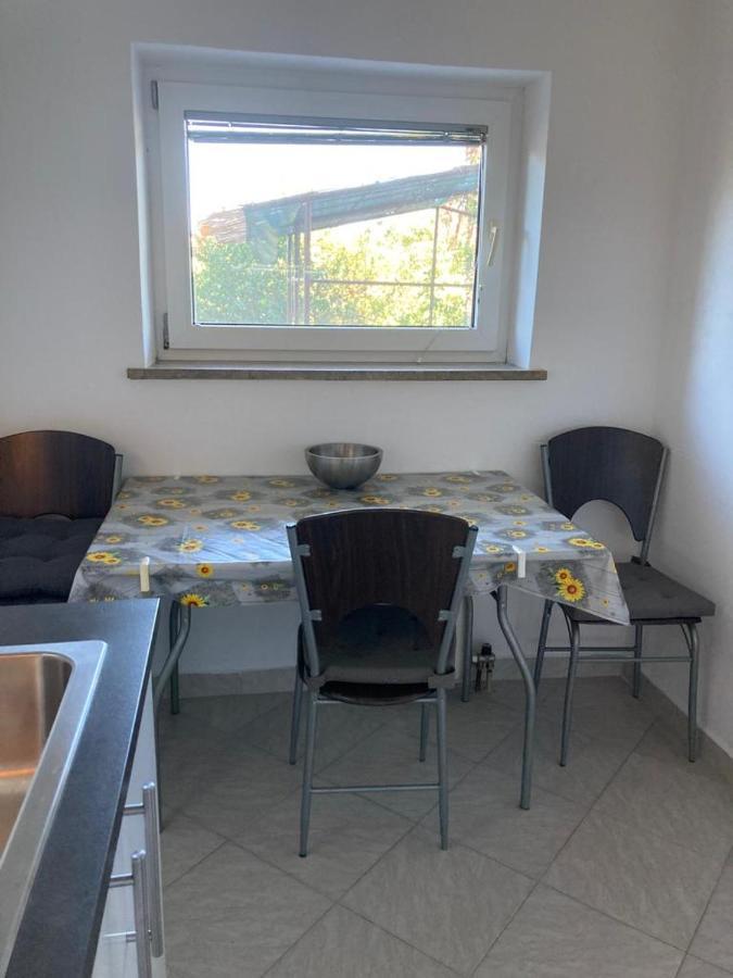 דירות לוסיה Apartma Mari מראה חיצוני תמונה