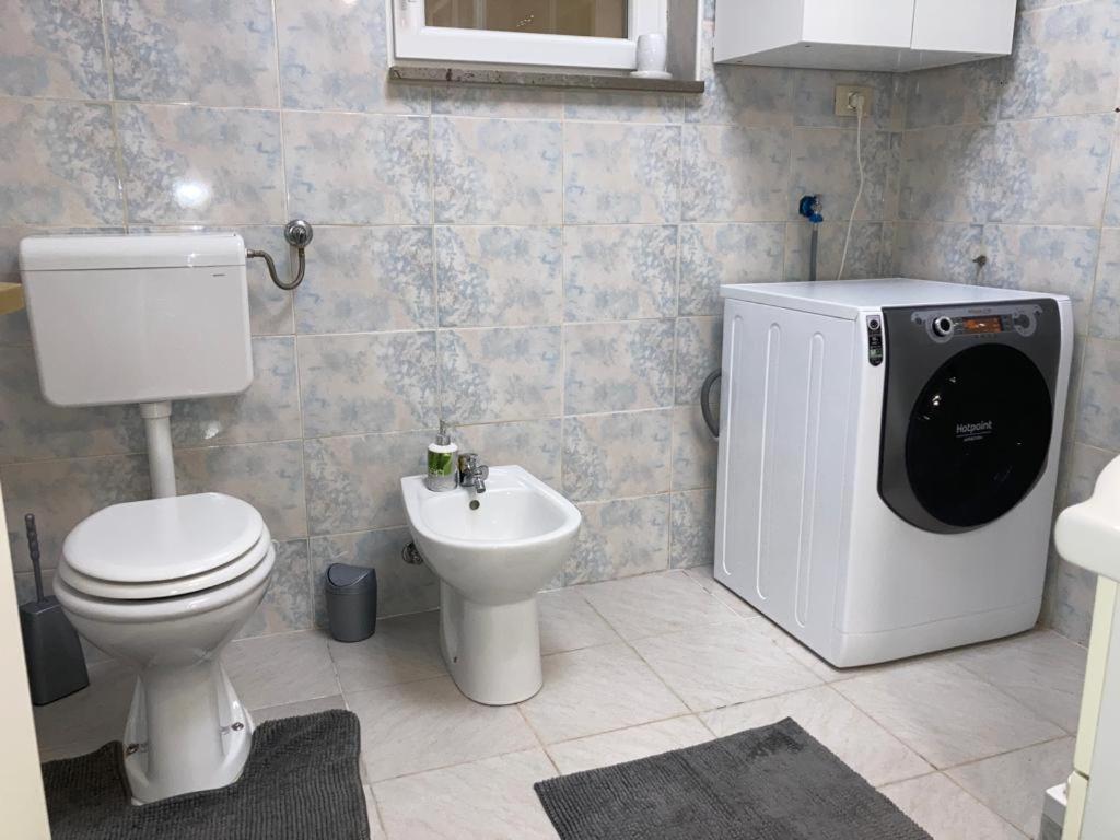 דירות לוסיה Apartma Mari מראה חיצוני תמונה