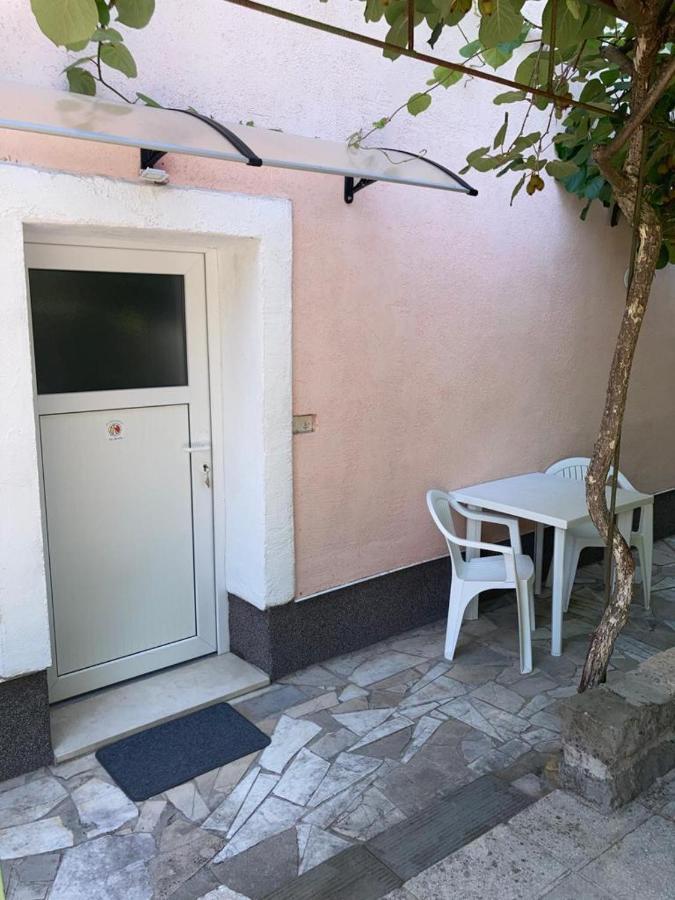 דירות לוסיה Apartma Mari מראה חיצוני תמונה